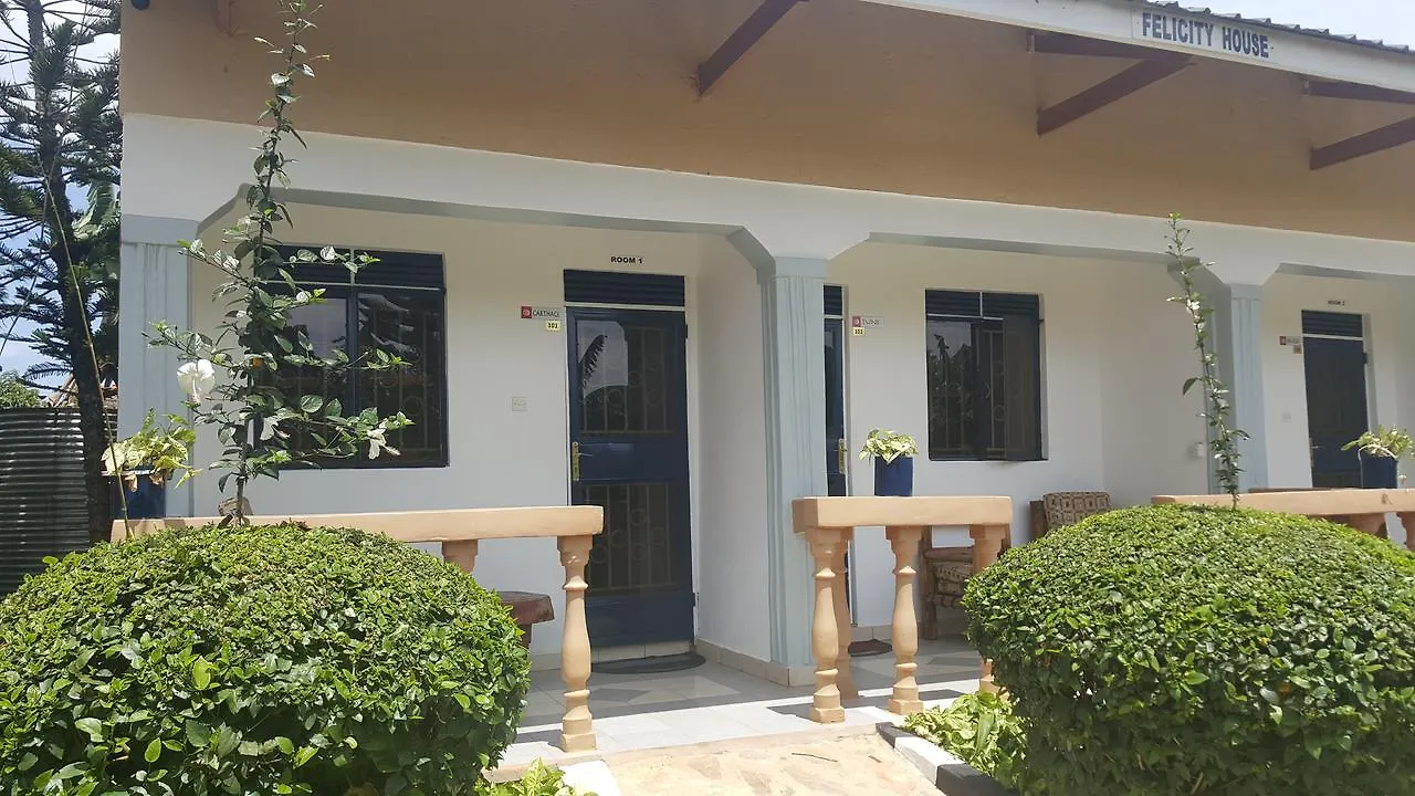 Phenicia Motel Entebbe 3*,